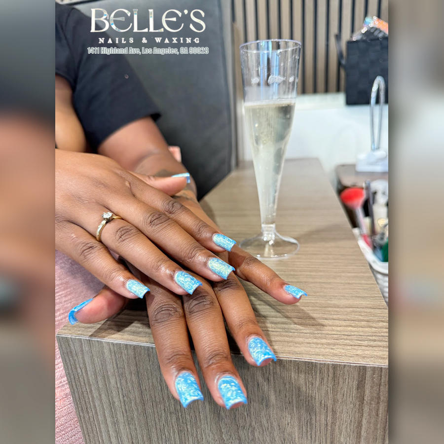Glossy gel nails